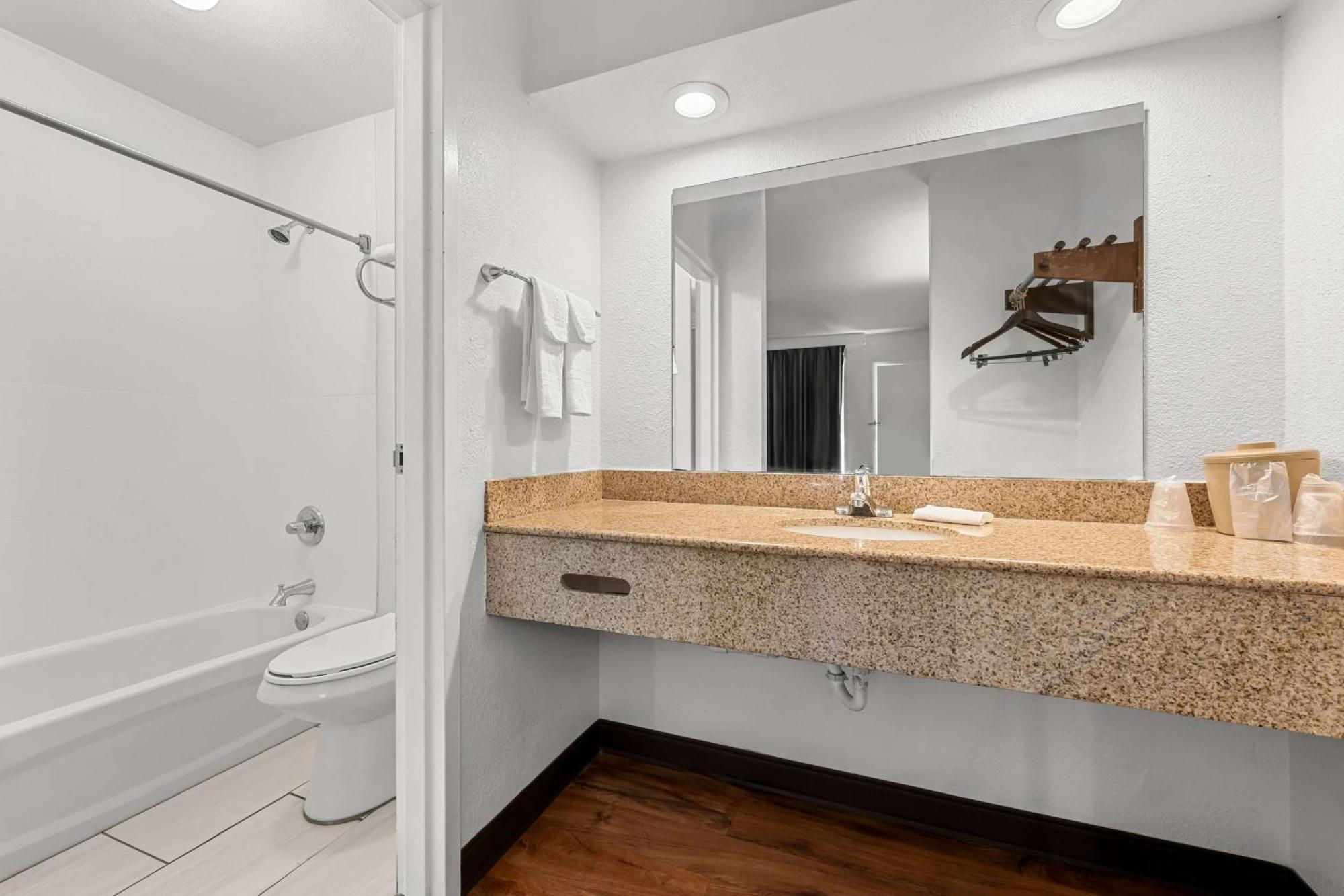 Americas Best Value Inn Hamilton מראה חיצוני תמונה